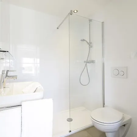 Parnassia Apartment *